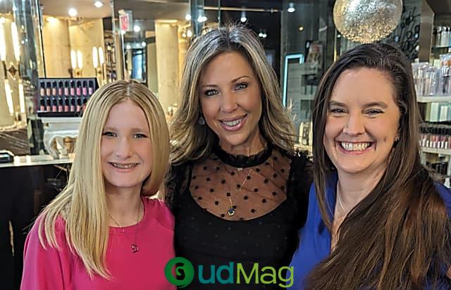 Oakton Teacher Lops Off 11 Inches To Benefit Kids With Hair Loss: ‘No-Brainer’ – GudMag